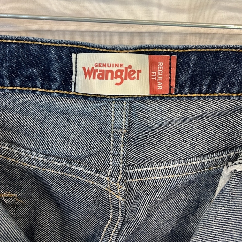 **2/$18** Wrangler jeans - 38x32 - Picture 2 of 9